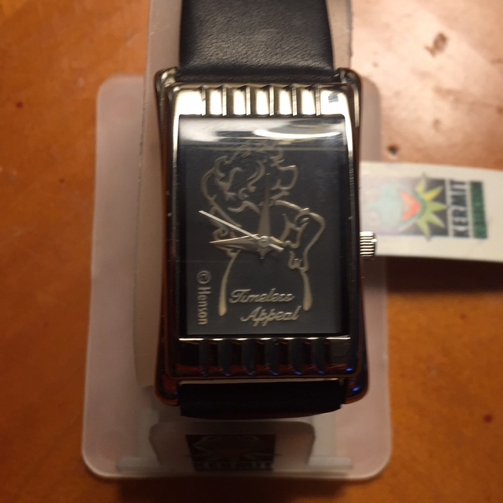 Miss Piggy Highly Collectible Watch - Jim Henson